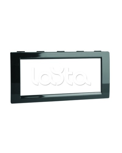 Рамка универсальная на 4 модуля, цвет чёрный DKC F00013B в Кемерово Аксессуары для стоек и шкафов Pintop.ru