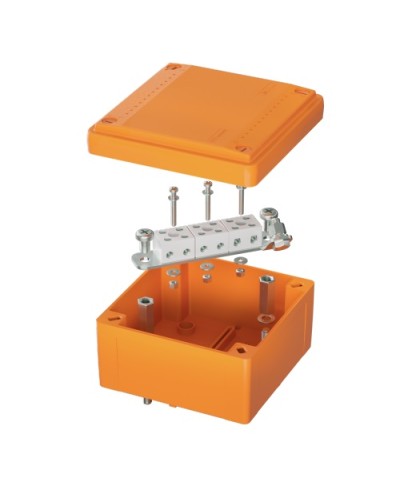 Коробка пластиковая FS с гладкими стенками и клеммниками IP56 100х100х50мм 6р 450V,6A, 4мм.кв DKC (FSB10604) в Кемерово Распределительные коробки Pintop.ru