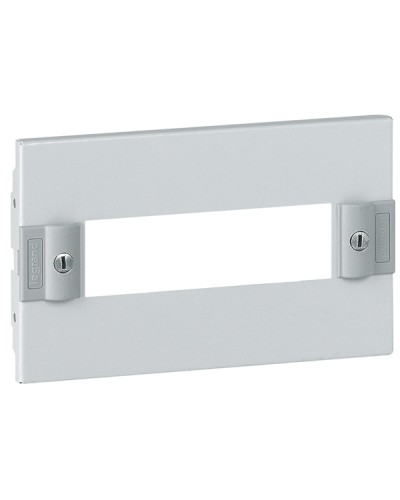 Панель лицевая Legrand 020304 в Кемерово Аксессуары для стоек и шкафов Pintop.ru