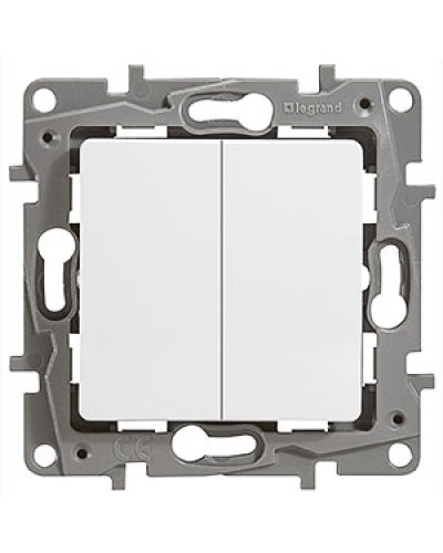 Выключатель двухклавишный 10 AX 250 В белый Etika Legrand 672202 в Кемерово Аксессуары для кабель-канала Pintop.ru